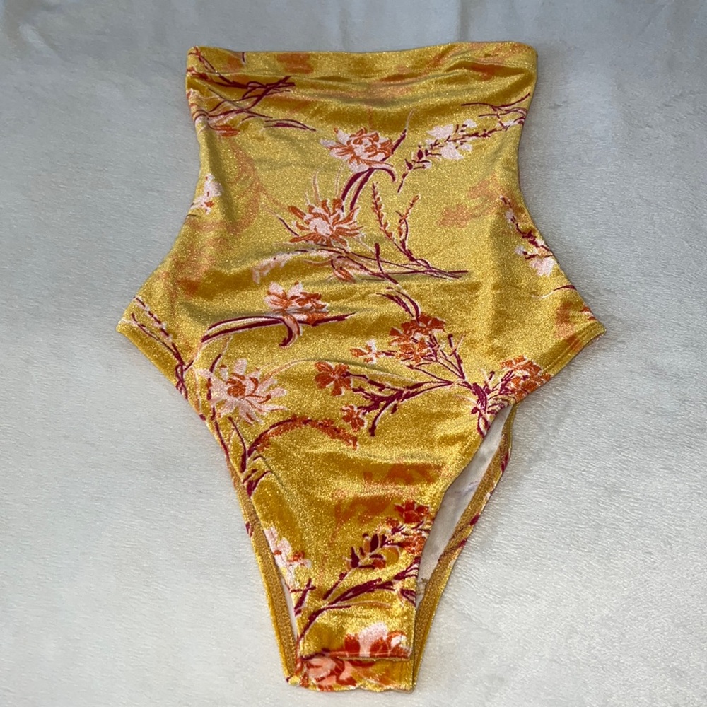 SOLD! Urban Outfitters Velour Strapless Bodysuit Size Small